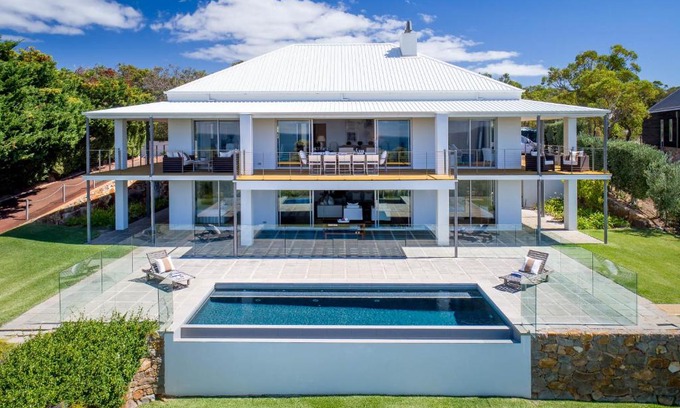 Eagle Bay House | Bilyarra I Private Properties