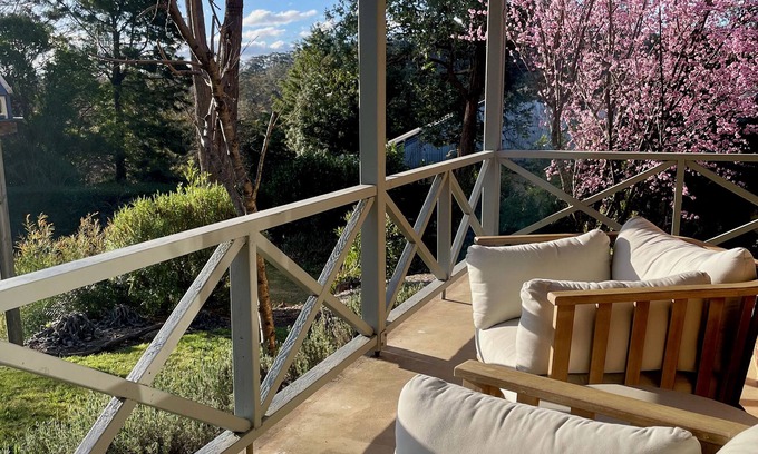 Bundanoon House | Bimbimbie - A peaceful and stylish cottage, on one acre of established gardens.