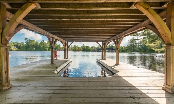 Bala House | Birchwood at Bala Walking distance to town!