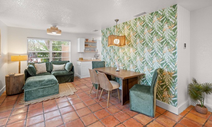 Holmes Beach Cottage | Bird of Paradise by Beach Boutique Rentals