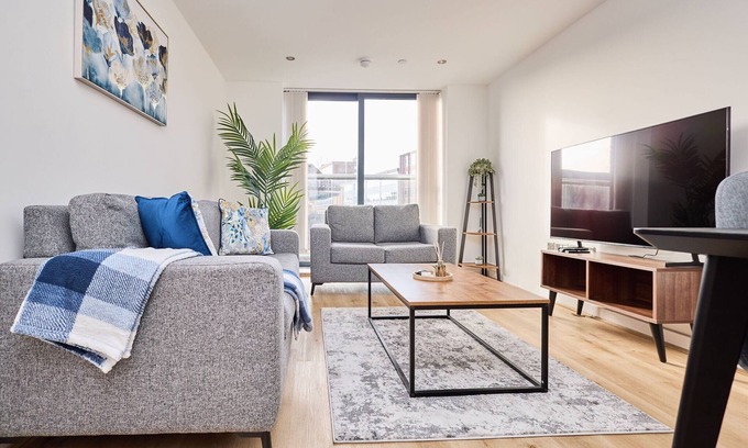 Birmingham City Centre Apartment | Birmingham/2Bed/ModernKitchen/PetsOK/Tv/Wifi