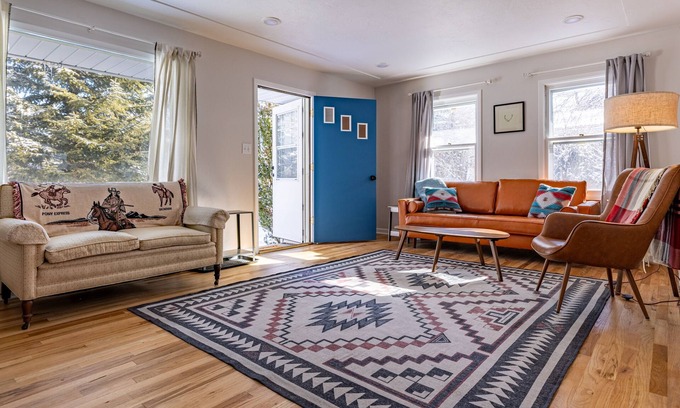Cody House | Bison Hills- pet friendly, within walking distance of historic downtown Cody!