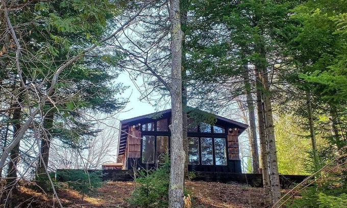 Frederic Cabin | Black Bear Lodge: Savor Autumn's Beauty at Black Bear Lodge – Reserve Now!
