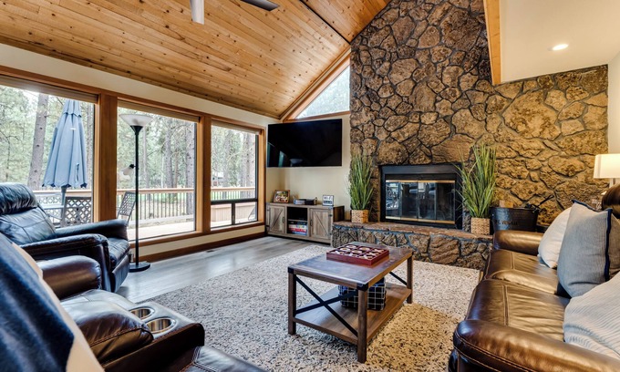 Black Butte Ranch House | Black Butte Ranch-GM on 7th Hole. Major Upgrades! Ranch Favorite!