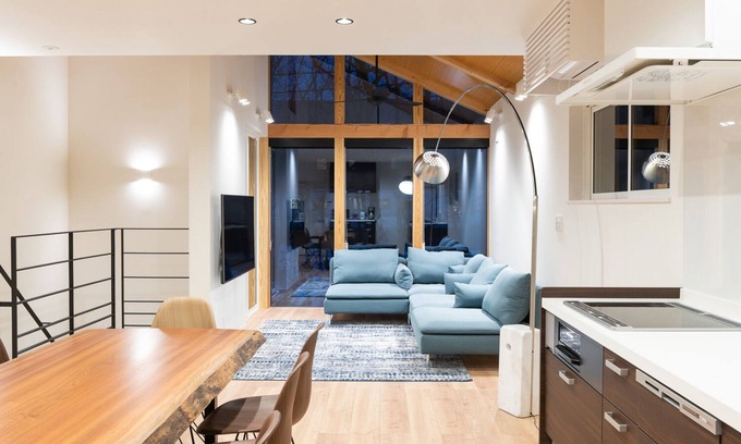 Echo Land House | Black Crane Chalet