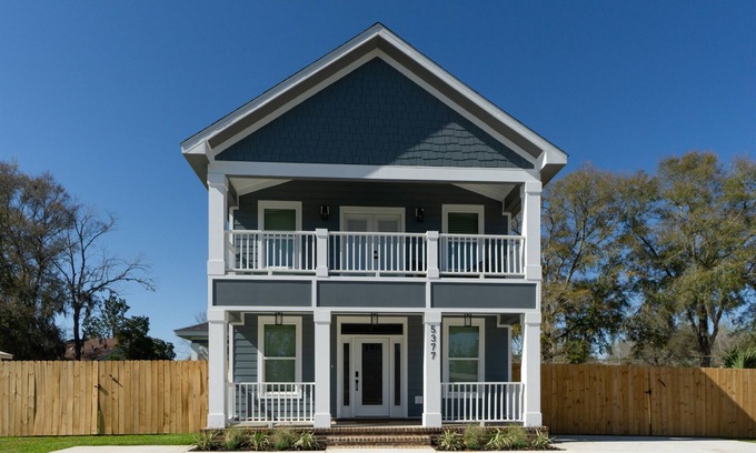 Milton House | Blackwater River Retreat-Family friendly-Dining-Shopping