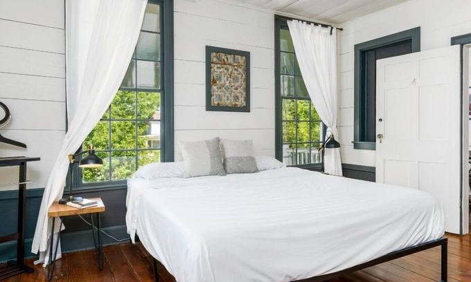 Monticello Bed & Breakfast | Blaque Butterfly at Reese Hall