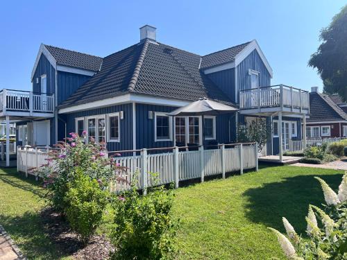 Wendisch Rietz House | Blaues Haus am See