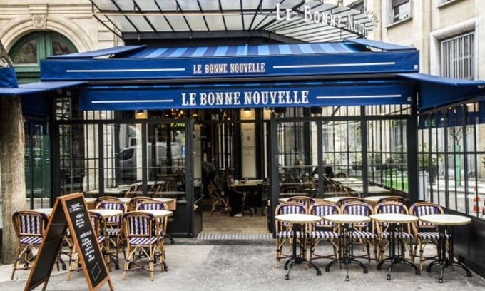 Arts-et-Metiers Apartment | BLENDING CLASSIC PARISIAN STYLE WITH MODERN DECOR: BONNE NOUVELLE