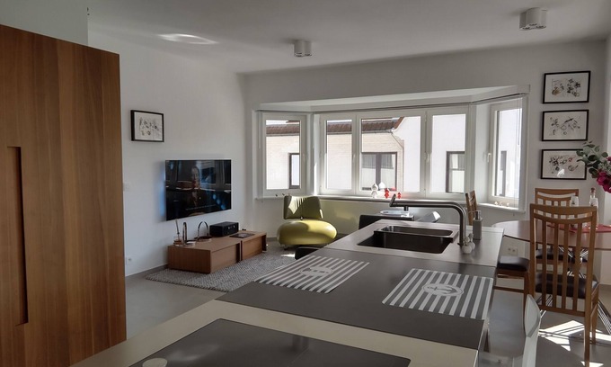 Knokke Apartment | Blessed stay at the Albert beach of Knokke with large indoor garage