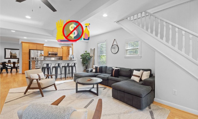 Boyne City House | "Bliss" Modern 8 beds! Sleeps 15! 2 min to beach!