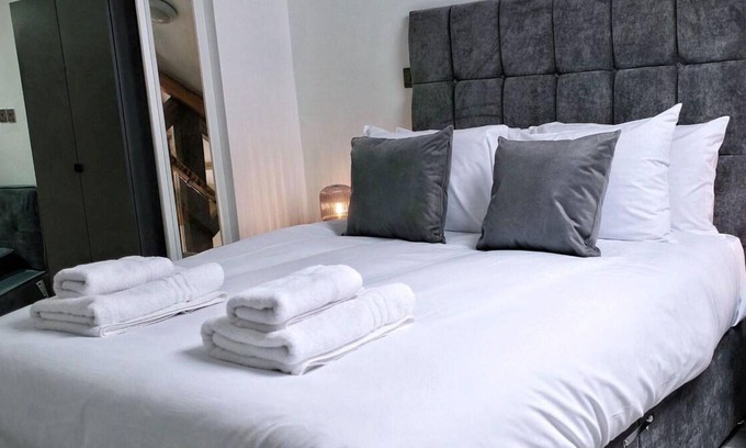 Bradford Apartment | Blissful Bradford Apartment - City Center Gem