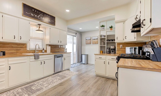 Edmond House | Blissful Bungalow in Downtown Edmond
