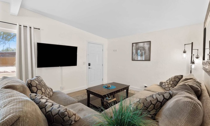 Tucson House | Blissful Tucson Retreat: Central Near DT Tucson!
