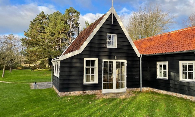 Municipality of Bergen Cottage | Blooming Cottage - One Bedroom Cottage, Sleeps 2