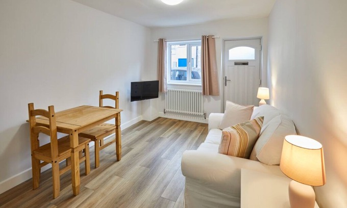 Guisborough Cottage | Blossom Holiday Lets - 94 Roseberry Cottages