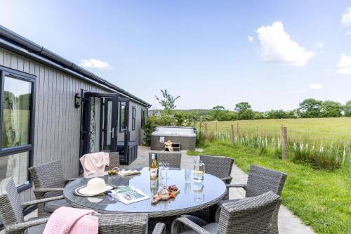 Lifton House | Blossom Lodge, 1 Roadford Lake Lodges