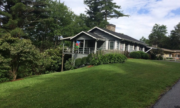 Blowing Rock Cottage | Blowing Rock Cottage within walking distance to downtown