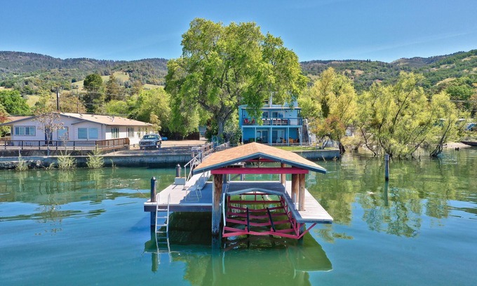 Lucerne House | Blue Bayou- Angler's Paradise with boat lift! A lakefront Paradise!