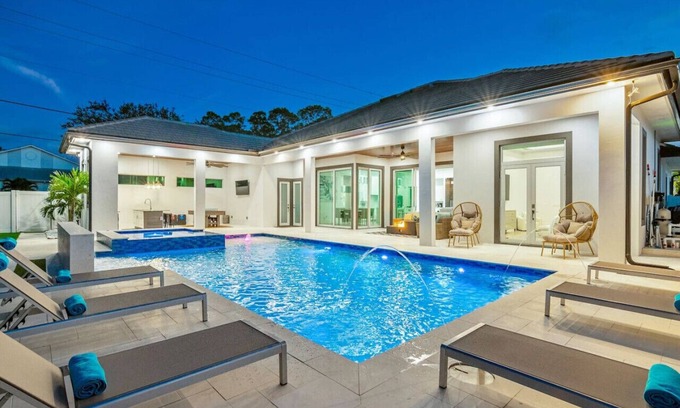 Bonita Shores House | Blue Diamond Beach Home