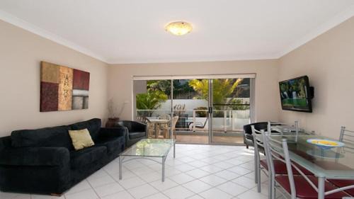 Terrigal House | Blue Haven Short Walk To Beach, Shops, Cafes Accom Holidays