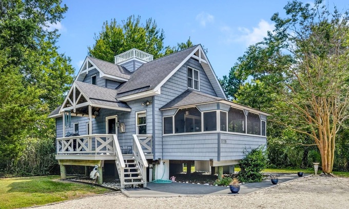 Chincoteague House | Blue Heron's Hideaway - A Trusted Guest Favorite for Spacious Comfort!