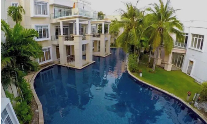 Cha-am Apartment | Blue Lagoon Cha-Am - Pool Access