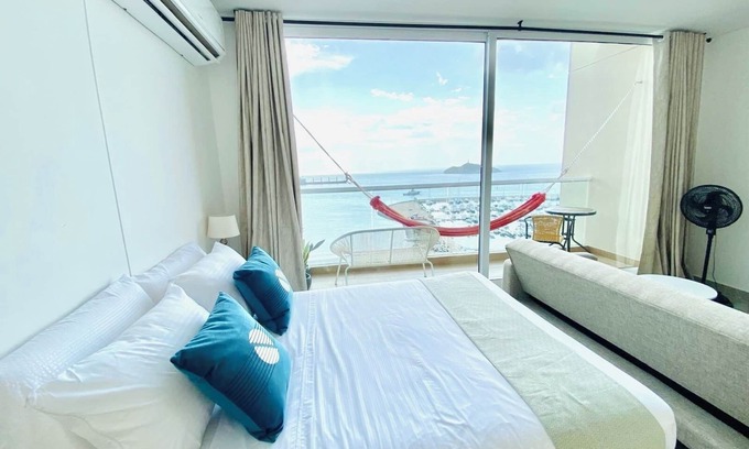 Historic Center Apartment | Blue Loft 14th floor, Jacuzzi, Sauna, Turkish bath, swimming pool, gym, spa, bar.