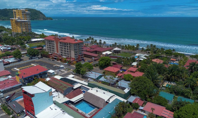Jaco Resort | Blue Marlin 2 Private 10 Bedroom Resort - Next to the Cocal Casino.