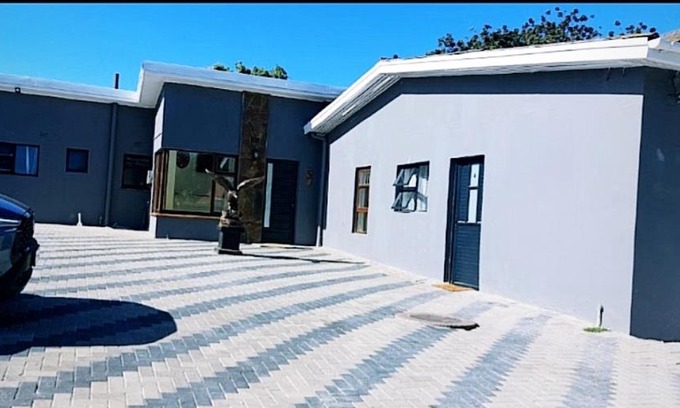 Eikenbosch House | Blue Nile Guest