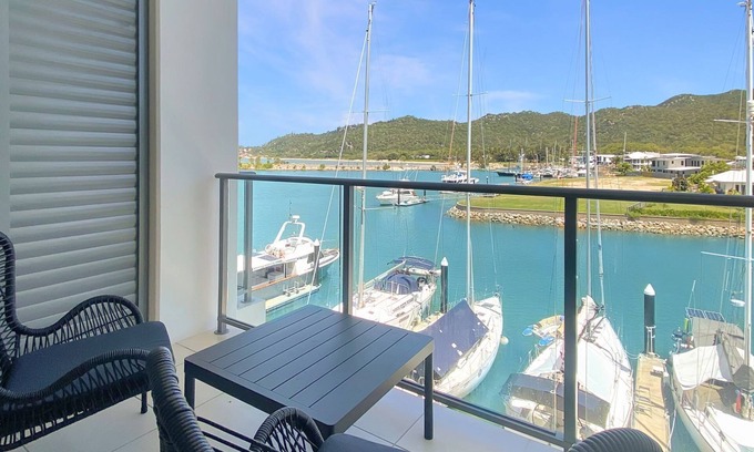 Nelly Bay Apartment | Blue on Blue Studio Room 1352