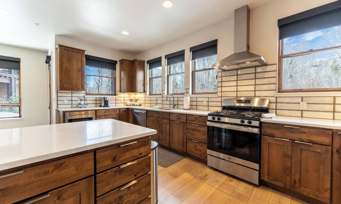 Silverthorne Apartment | Blue R Flats Bld 4 #101