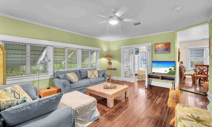 Tarpon River House | Blue Reverie - Downtown Cottage