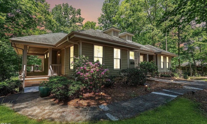 Chapel Hill House | Blue Ridge Cottage at the Governor's Club