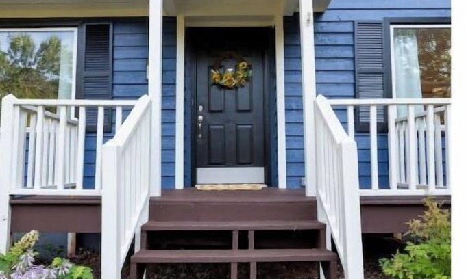 Black Mountain House | Blue Sky Bungalow