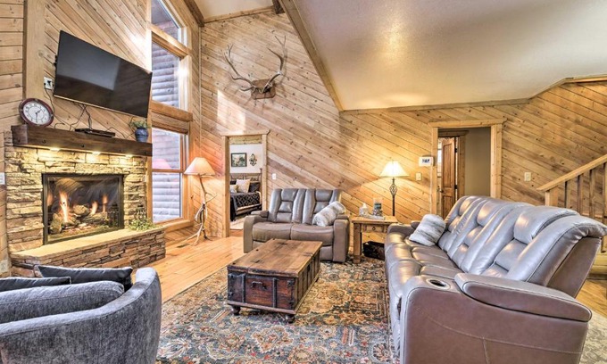 Angel Fire House | Blue Spruce Cabin with Hot Tub and Resort Amenities