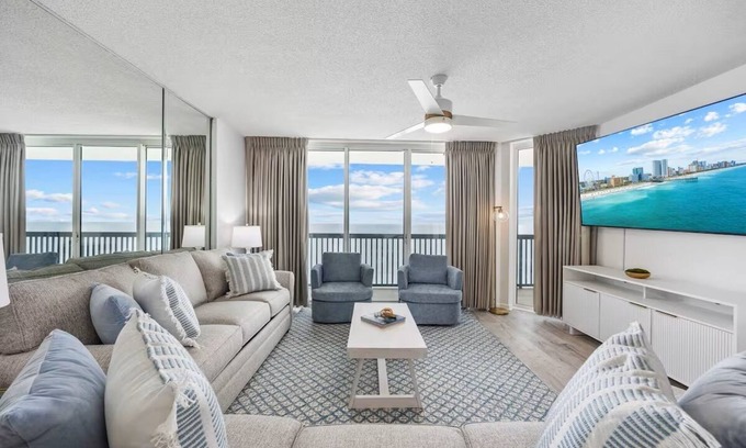 Ocean Drive Condo | Blue Wave Retreat – Stunning Oceanfront Condo w Indoor-Outdoor Pool & Lazy River