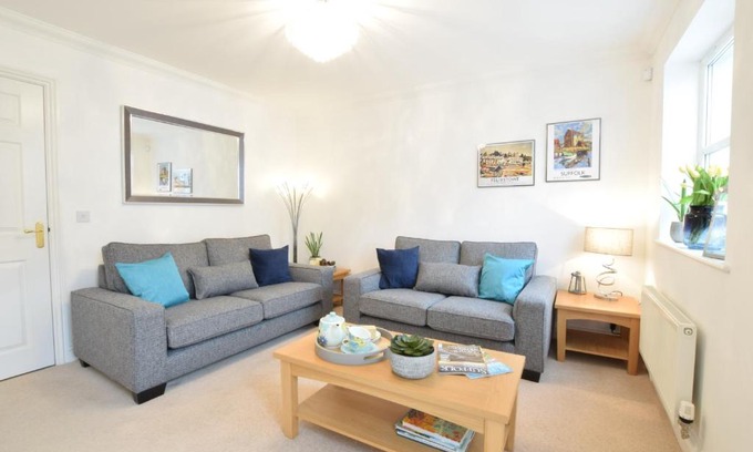 Peasenhall House | Bluebelle Cottage, Peasenhall
