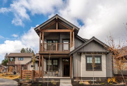 Century West House | Bluebird Day - Wild River Getaway