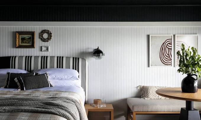 Ocean Point Hotel | Bluebird Ocean Point Inn | Seaward Two-Bedroom Oceanfront Cottage | with Pool