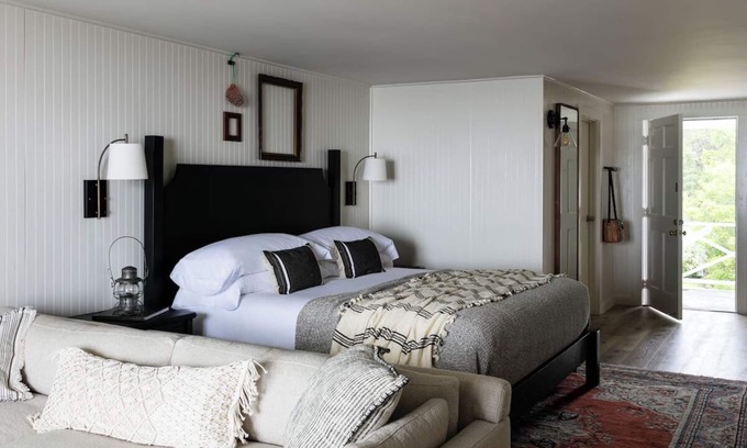 Ocean Point Hotel | Bluebird Ocean Point | Sea Kist Oceanfront Cottage | Near Grimes Cove Beach