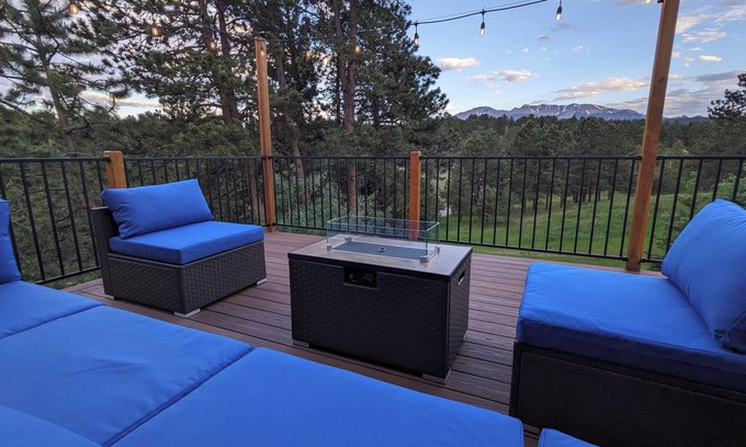 Woodland Park House | Bluebird View ~ 10 Acres, Hot Tub, 5 bedrooms, Spacious, Private