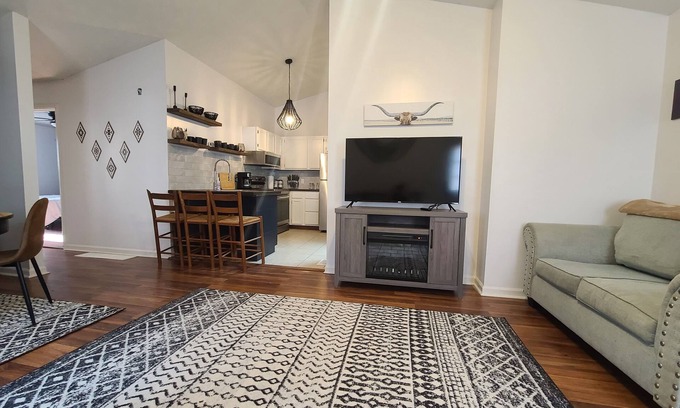 Georgetown House | Bluegrass Haven 3BR 2Bathn5 miles to the Horse ParknFamily/pet friendly