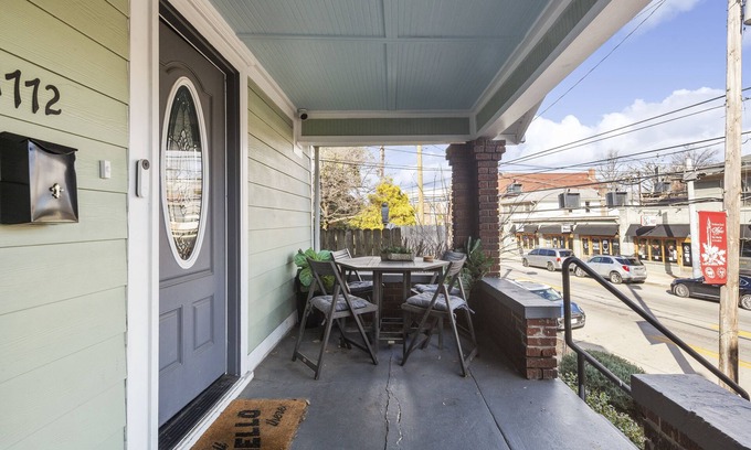 Deer Park House | Bluegrass Manor: Home & Apartment, LOCATION!!