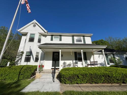 Union House | Bluegrass Resort-On 10 acres, Hiking, Amazing nature, Firepit, Grill, Creation & ARK, Fully equipped kitchen, Pet friendly