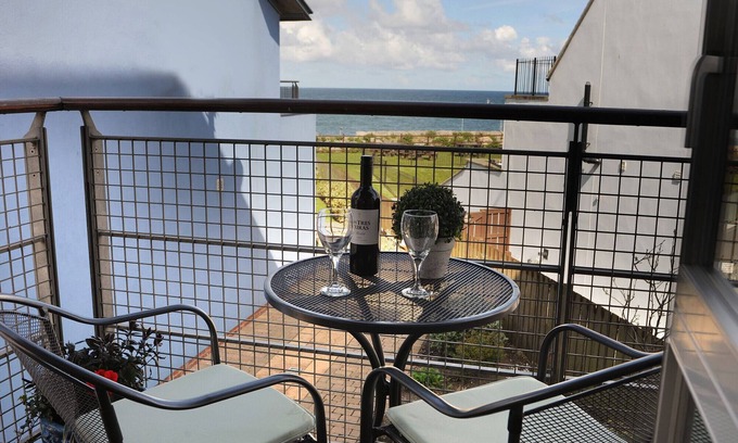 Seahouses Apartment | Bluegrass - Two Bedroom Apartment, Sleeps 4