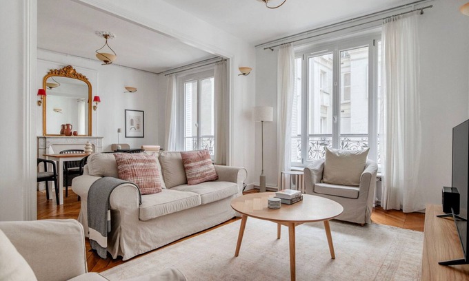 Villa Montmorency Apartment | Blueground | Auteuil, fully furnished