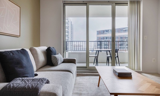 Ballston Apartment | Blueground | Ballston, pool, nr Arlington Park