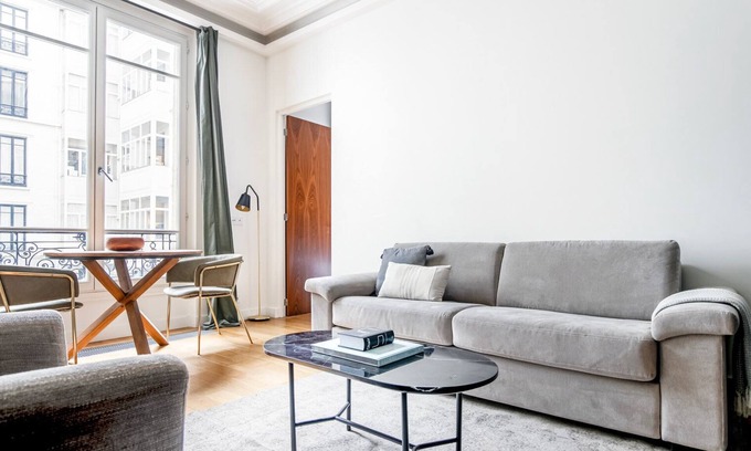 Champs-Elysees Apartment | Blueground | Champs-Élysées, furnished + kitchen