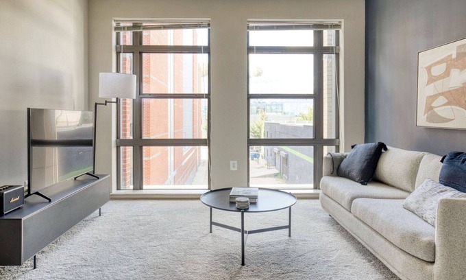 Arlington Apartment | Blueground | Crystal City, fitness center, nr Potomac Park